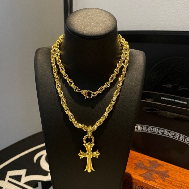 Ch*0me He**ts necklaces